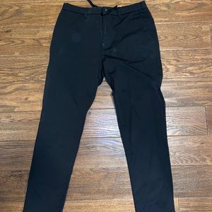 Uniqlo Black Cropped Ankle Pants Size Medium